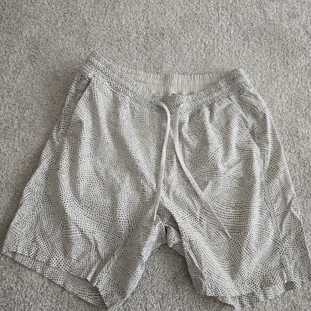 Lululemon White And Black Cotton Lounge Shorts 9"